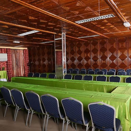Hotel Mansel Yaoundé Екстериор снимка