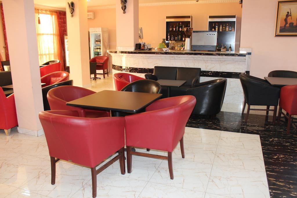 Hotel Mansel Yaoundé Екстериор снимка