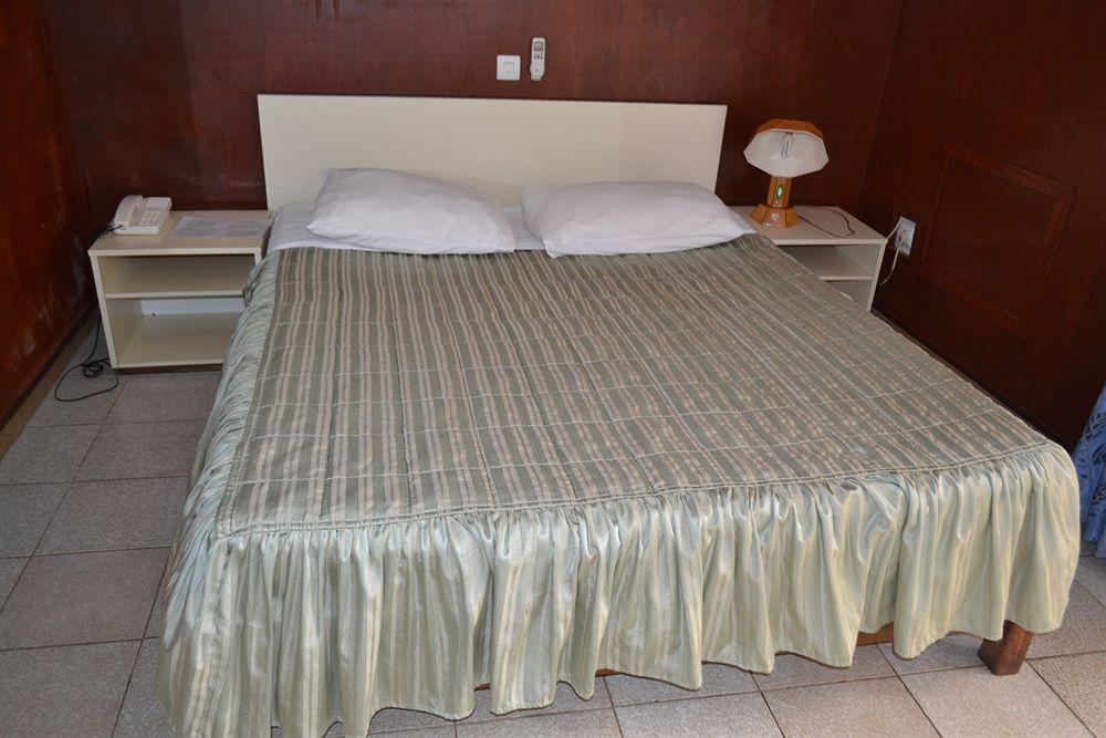Hotel Mansel Yaoundé Екстериор снимка