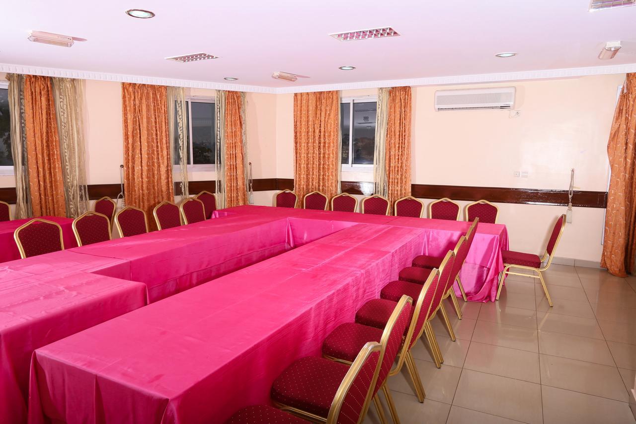 Hotel Mansel Yaoundé Екстериор снимка